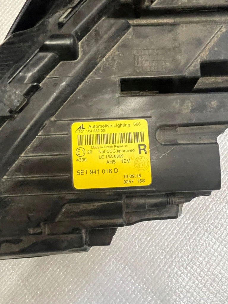 Frontscheinwerfer Skoda Octavia III 030110423200 5E1941016D Rechts Headlight SCH5155650427no