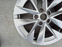 Laden Sie das Bild in den Galerie-Viewer, 1x Alufelge 17 Zoll 7.0" 5x112 46ET Silber 5E3601025 Skoda Octavia 5e3 Iv FEL5140892740jp