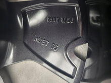 Load image into Gallery viewer, 1x Alufelge 18 Zoll 7.5&quot; 5x114.3 45ET 3M018075B Honda Hr-V Hrv Rim Wheel