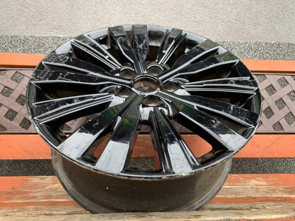 1x Alufelge 18 Zoll 7.0" 5x114.3 38ET 4250F623 Mitsubishi Outlander Iii