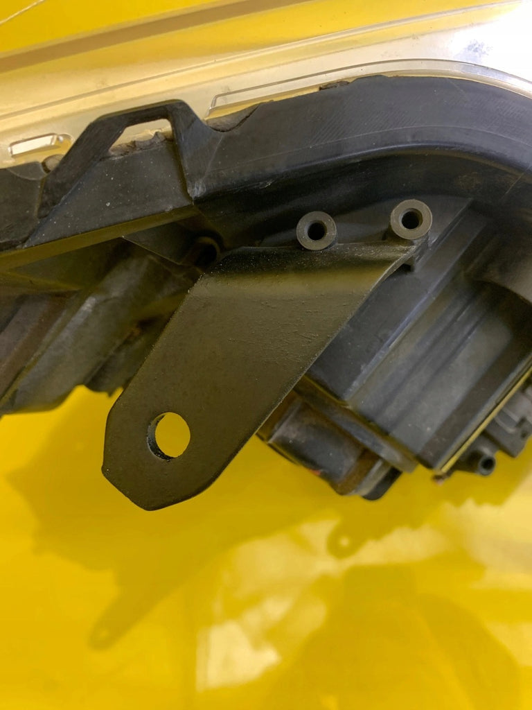 Frontscheinwerfer Citroën C-Crosser 89318045 Xenon Links Scheinwerfer Headlight