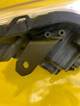 Load image into Gallery viewer, Frontscheinwerfer Citroën C-Crosser 89318045 Xenon Links Scheinwerfer Headlight