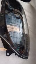 Laden Sie das Bild in den Galerie-Viewer, Frontscheinwerfer Skoda Fabia I 5J1941018F Rechts Scheinwerfer Headlight SCH1016195278wd