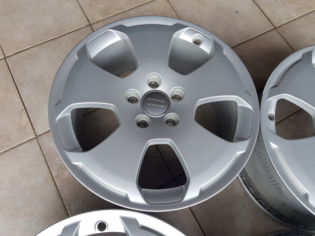 4x Alufelge 17 Zoll 7.5" 5x112 56ET Glanz Silber Audi A3 Rim Wheel FEL3853102177hv