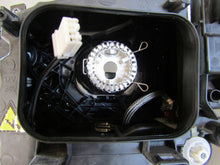 Laden Sie das Bild in den Galerie-Viewer, Frontscheinwerfer VW Touareg 7P1941032 Xenon Rechts Scheinwerfer Headlight SCH1210066388lv