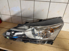 Laden Sie das Bild in den Galerie-Viewer, Frontscheinwerfer Toyota Verso 150604 Links Scheinwerfer Headlight SCH6631415869mj