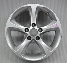 Laden Sie das Bild in den Galerie-Viewer, 1x Alufelge 17 Zoll 7.0&quot; 5x120 47ET Glanz Silber 6778219 BMW 1 E88 E81 E82 E87