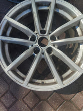 Laden Sie das Bild in den Galerie-Viewer, 1x Alufelge 17 Zoll 7.5" 5x112 30ET Glanz Silber 6883520 BMW Rim Wheel FEL1088527978bq