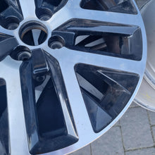 Load image into Gallery viewer, 1x Alufelge 17 Zoll 6.5" 4x100 40ET Glanz Silber 403000765R Renault Captur FEL4135147717nf