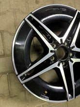 Laden Sie das Bild in den Galerie-Viewer, 1x Alufelge 18 Zoll 7.5" 5x112 A2434011700 Mercedes-Benz Eqa Gla Amg Eqb FEL3757945268ag