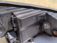 Load image into Gallery viewer, Frontscheinwerfer Hyundai Ix35 92101-2SXXX Xenon Links Scheinwerfer Headlight