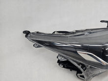 Laden Sie das Bild in den Galerie-Viewer, Frontscheinwerfer Toyota Corolla 81110-2T31-00 Rechts Scheinwerfer Headlight