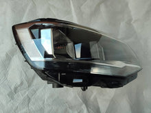 Laden Sie das Bild in den Galerie-Viewer, Frontscheinwerfer VW Transporter Caravelle 7E1941006A Rechts Headlight