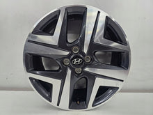Laden Sie das Bild in den Galerie-Viewer, 1x Alufelge 17 Zoll 52910Q0400 Hyundai Bayon Rim Wheel FEL7172748968go