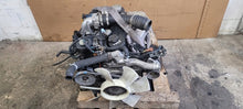 Load image into Gallery viewer, Motor Nissan I TD25 2.5 Diesel Engine Komplett MOT8709175412au