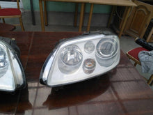 Load image into Gallery viewer, Frontscheinwerfer VW Touran 1T0941032F Xenon Ein Satz Scheinwerfer Headlight SCH1740894289cp