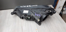 Laden Sie das Bild in den Galerie-Viewer, Frontscheinwerfer Skoda Superb III 3V1941016A Xenon Rechts Headlight