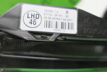 Load image into Gallery viewer, Frontscheinwerfer Toyota Verso 81110-0F161-00 Rechts Scheinwerfer Headlight SCH2140916440rx