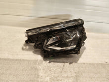 Laden Sie das Bild in den Galerie-Viewer, Frontscheinwerfer Skoda Kamiq 655941015C Links Scheinwerfer Headlight SCH1196334215nc