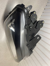 Laden Sie das Bild in den Galerie-Viewer, Frontscheinwerfer VW Amarok 2H3941032B Xenon Rechts Scheinwerfer Headlight SCH3849684553vy