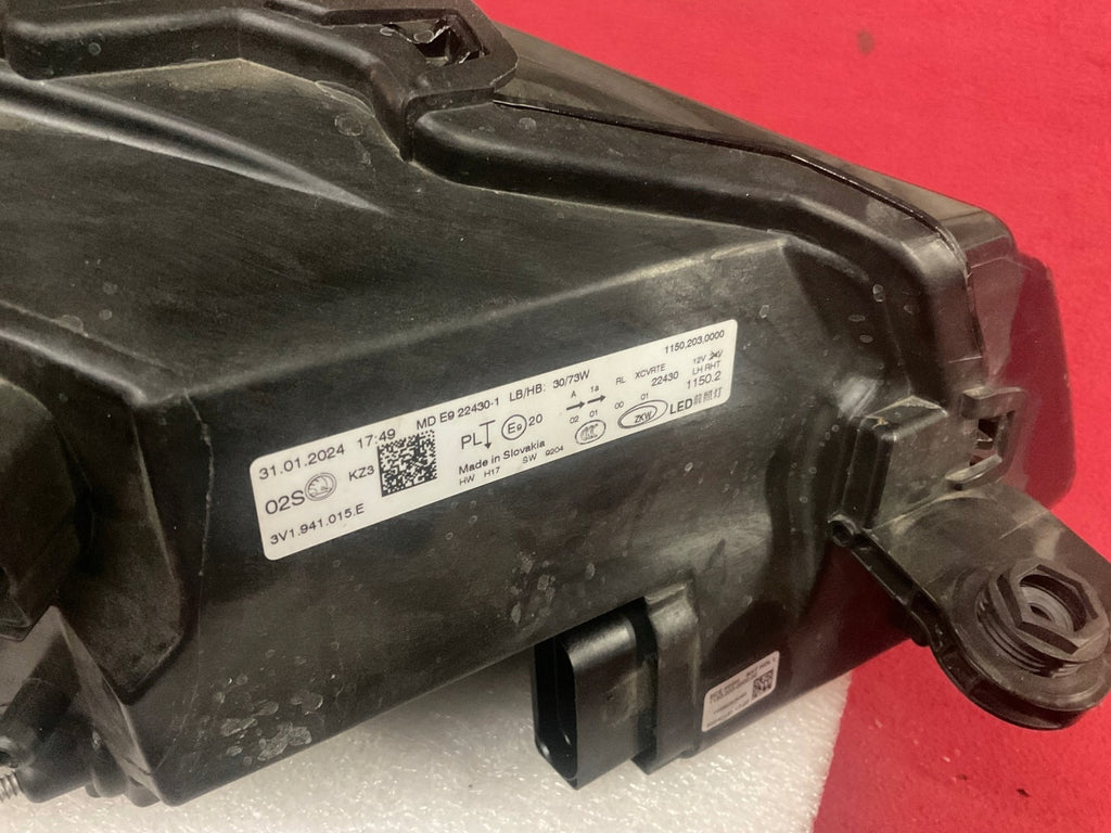 Frontscheinwerfer Skoda Superb III Links Scheinwerfer Headlight SCH8096976700cg