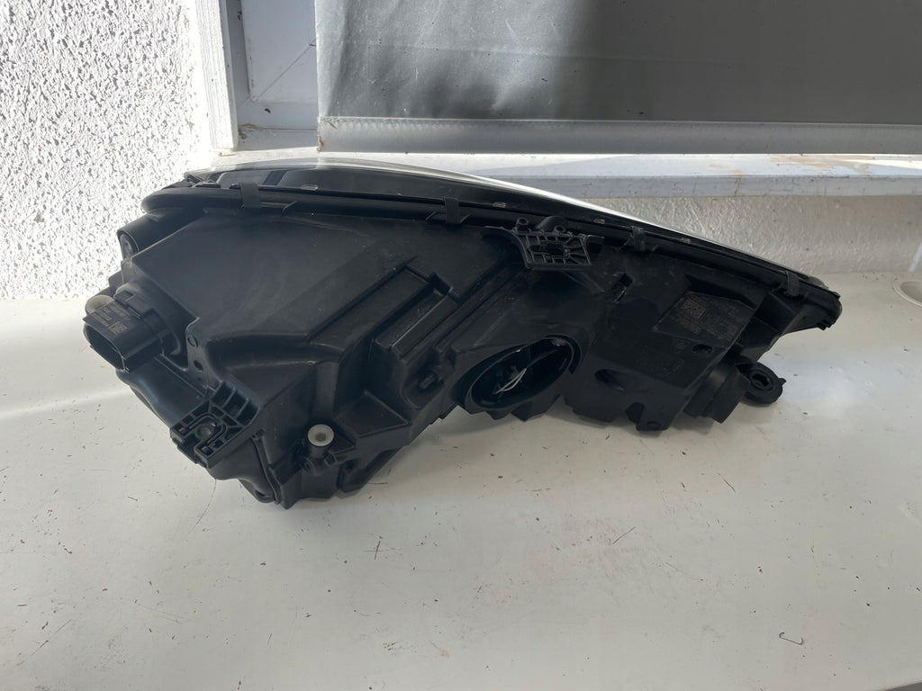Frontscheinwerfer Audi A4 B9 8W0841011 LED Ein Stück (Rechts oder Links)