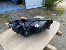 Laden Sie das Bild in den Galerie-Viewer, Frontscheinwerfer Skoda Octavia IV 5E4941015A Full LED Rechts oder Links SCH8396333424ok
