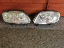 Laden Sie das Bild in den Galerie-Viewer, Frontscheinwerfer VW Touran 1T0941005D Ein Stück (Rechts oder Links) Headlight