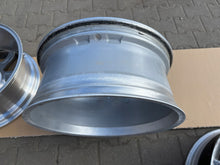 Laden Sie das Bild in den Galerie-Viewer, 1x Alufelge 20 Zoll 8.5&quot; 5x108 49ET GX63-1007-MB Jaguar Rim Wheel