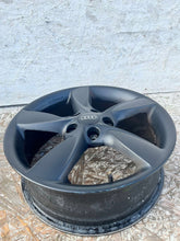 Laden Sie das Bild in den Galerie-Viewer, 1x Alufelge 17 Zoll 6.0" 5x112 48ET 8V0071497B Audi Rim Wheel