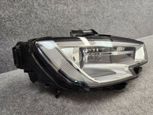 Laden Sie das Bild in den Galerie-Viewer, Frontscheinwerfer Audi A3 8V0941006E Xenon Rechts Scheinwerfer Headlight SCH3427515400yt