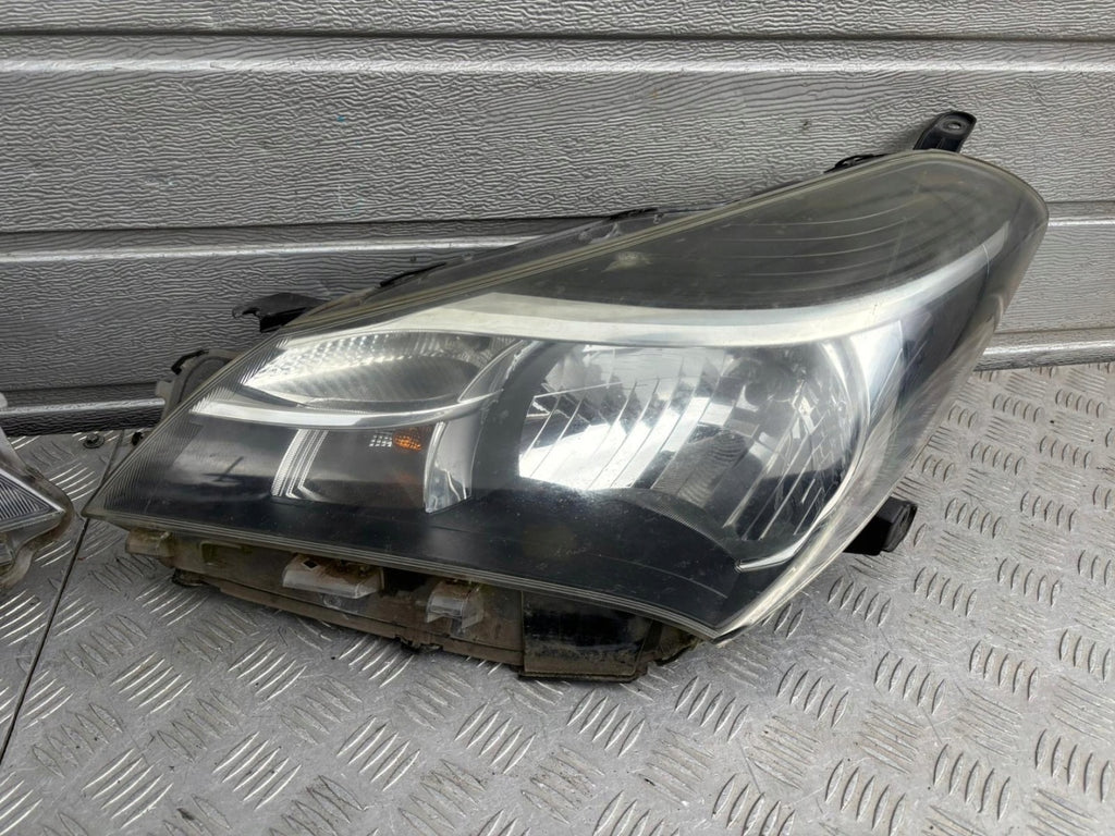 Frontscheinwerfer Toyota Yaris Ein Satz Scheinwerfer Headlight SCH8725543045hh