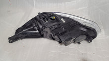 Load image into Gallery viewer, Frontscheinwerfer Ford Focus F1EB-13005-AD Xenon Rechts Scheinwerfer Headlight SCH4955851333gs