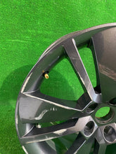 Laden Sie das Bild in den Galerie-Viewer, 1x Alufelge 18 Zoll 8.0&quot; 5x112 44ET 3V0601025F Audi 44 Superb Iii Rim Wheel