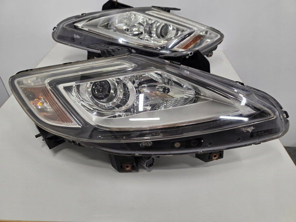 Frontscheinwerfer Mazda Cx-9 TD84-51030 Ein Stück (Rechts oder Links) Headlight SCH4068358117zy