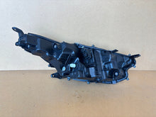 Load image into Gallery viewer, Frontscheinwerfer Toyota Yaris Full LED Links Scheinwerfer Headlight SCH9052866817zy