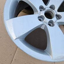 Laden Sie das Bild in den Galerie-Viewer, 1x Alufelge 16 Zoll 6.5" 5x100 38ET Glanz Silber 5J7601025A Skoda Fabia I FEL5133728453zh