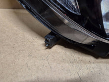 Laden Sie das Bild in den Galerie-Viewer, Frontscheinwerfer Opel Mokka 42435930 Rechts Scheinwerfer Headlight SCH8318621024du
