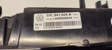 Laden Sie das Bild in den Galerie-Viewer, Frontscheinwerfer VW 57L941654B Vorderseite Scheinwerfer Headlight SCH6107633421vo