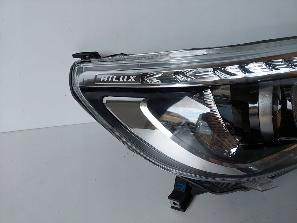 Frontscheinwerfer Toyota Hilux 0K-56 LED Rechts Scheinwerfer Headlight SCH8168966204go