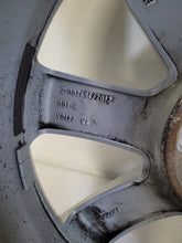 Laden Sie das Bild in den Galerie-Viewer, 1x Alufelge 17 Zoll 8.0&quot; 5x108 31362838 Volvo Rim Wheel