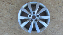 Load image into Gallery viewer, 1x Alufelge 17 Zoll 6.0" 5x112 5E0601025N Skoda Octavia Iii Rim Wheel FEL1860109496aj