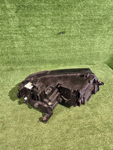 Laden Sie das Bild in den Galerie-Viewer, Frontscheinwerfer VW Tiguan 030110123100 5NB941035B Links Scheinwerfer Headlight SCH5376735064kg