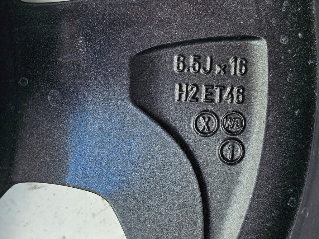 1x Alufelge 16 Zoll 6.5" 5x112 46ET Glanz Silber 5E0601025 Skoda Octavia Iii