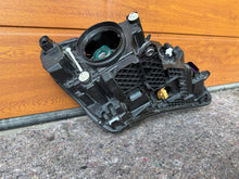 Laden Sie das Bild in den Galerie-Viewer, Frontscheinwerfer Skoda Superb III 3V1941015B Xenon Links Scheinwerfer Headlight