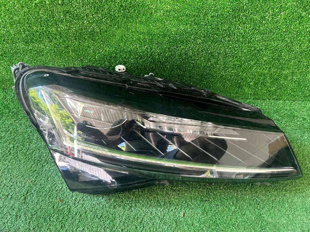 Frontscheinwerfer Skoda Superb III 3V1941016D Rechts Scheinwerfer Headlight