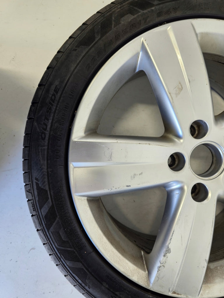 1x Alufelge 17 Zoll 7.0" 5x112 47ET Glanz Silber 1T0601025T VW Touran Golf FEL5441209910bh