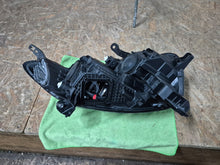 Laden Sie das Bild in den Galerie-Viewer, Frontscheinwerfer Renault Kadjar 260609857R Links Scheinwerfer Headlight SCH2571631447wd