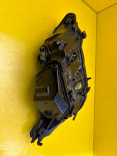 Laden Sie das Bild in den Galerie-Viewer, Frontscheinwerfer BMW 5 E60 E61 7044671-06 Xenon Links Scheinwerfer Headlight SCH8295599034wz