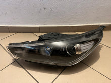 Load image into Gallery viewer, Frontscheinwerfer Hyundai I30 Fastback 92101-G4060 Links Scheinwerfer Headlight